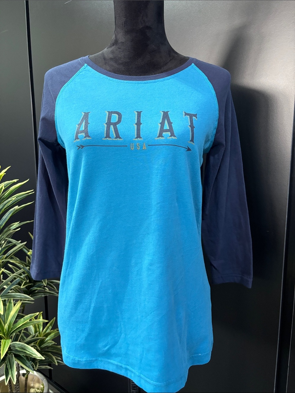 Ariat Real Arrow Classic Fit 3/4 sleeve,logo chest,baseball style,